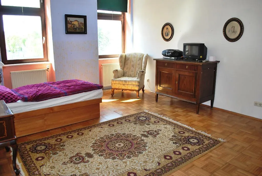 Zimmer Blumengasse - Women Only Holiday home Vienna 0*,
