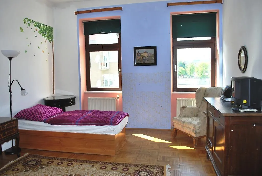 Homestay Zimmer Blumengasse - Women Only Holiday home Vienna