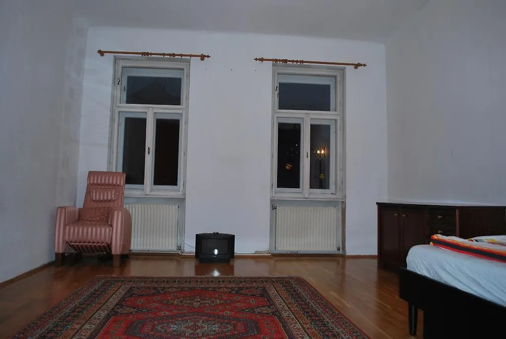 Homestay Zimmer Blumengasse - Women Only Holiday home Vienna